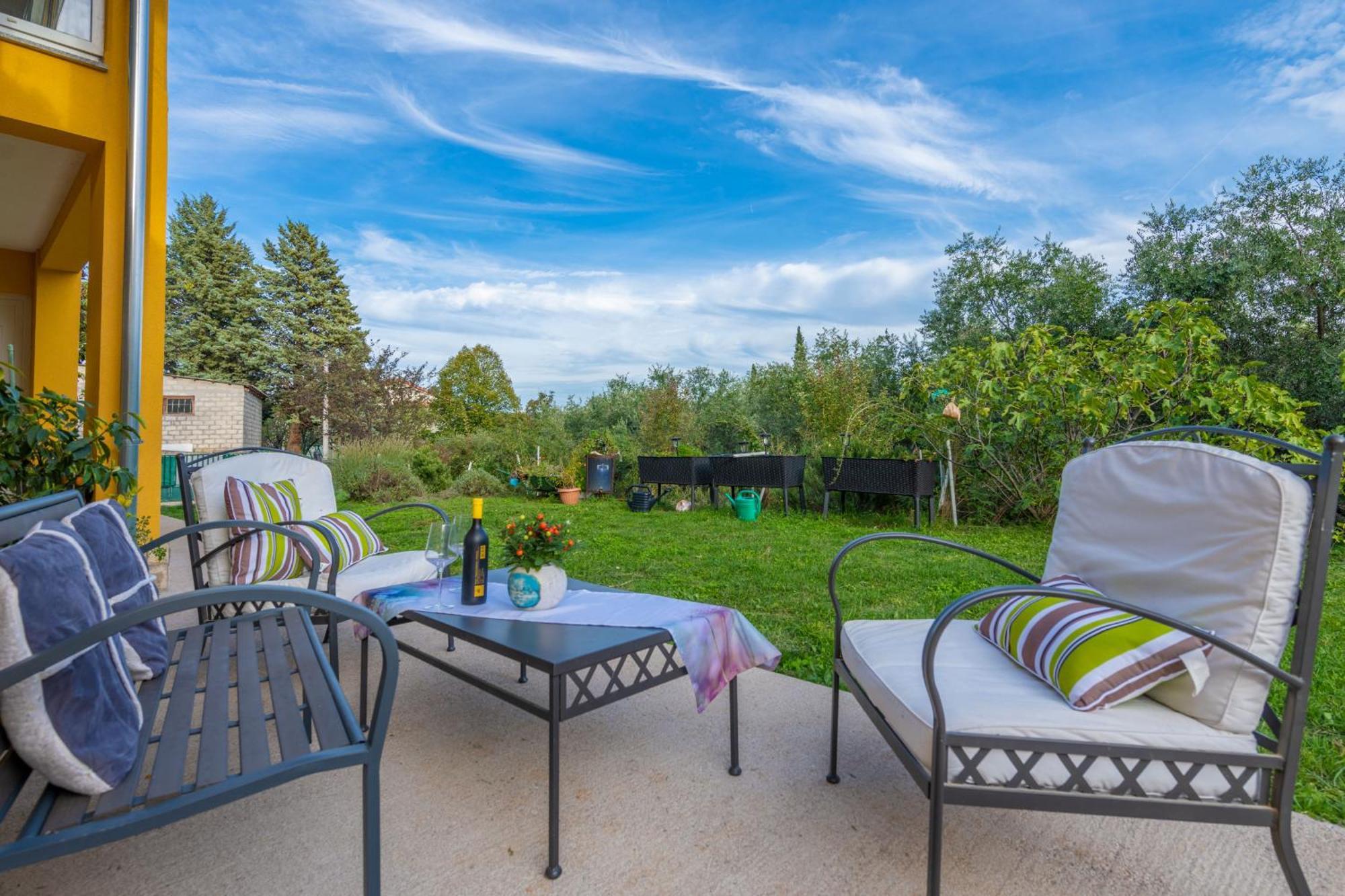 Apartment Relaxing Garden Labin - Indira *
